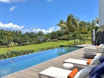 5 Bedroom Villa