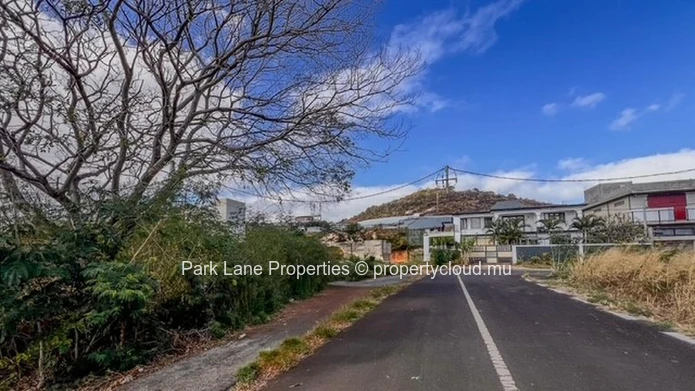 Terrain résidentiel de 598 m2 situé dans un quartier recherché de Coromandel,