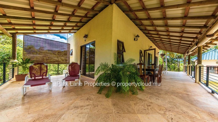 Exquisite Colonial Estate in the Heart of Chamarel’s Lush Mountains