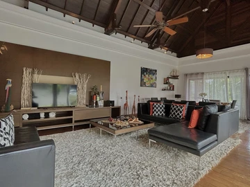 4 Bedroom Villa