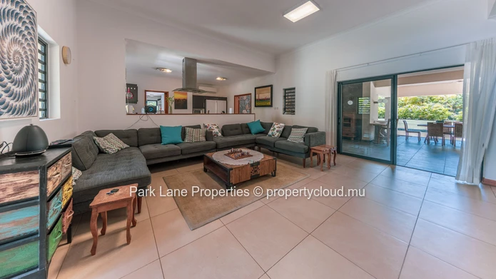 Magnificent family Villa with Mountain View, near Black River National Park