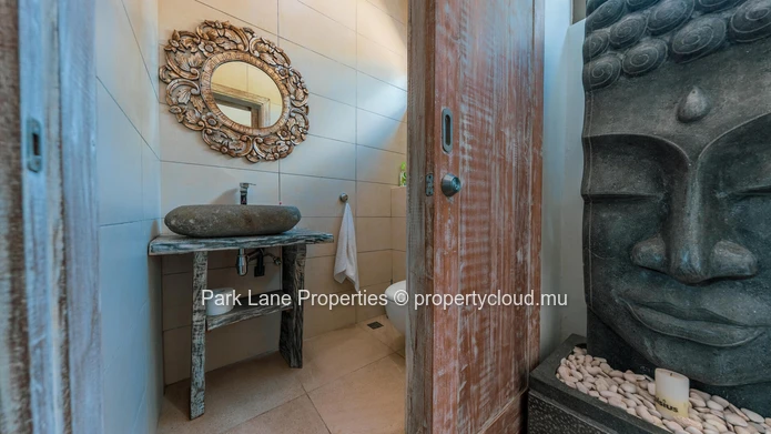 Elegant Bali-Style 3-Bedroom Villa with Pool and Kiosk