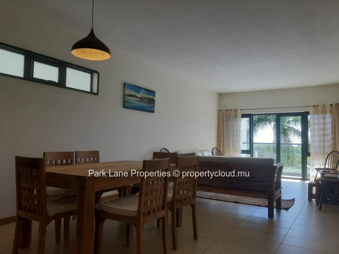 Contemporary Elegance in Hillcrest Sondac: Luxury Apartment with Exclusive Amenities