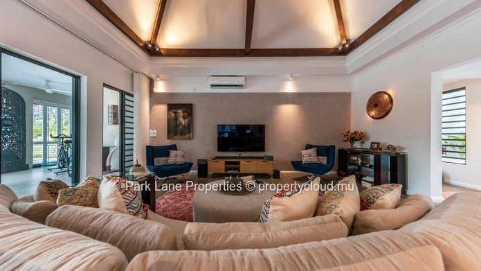 Single-storey luxury villa within the Tamarina Golf Estate, Tamarin