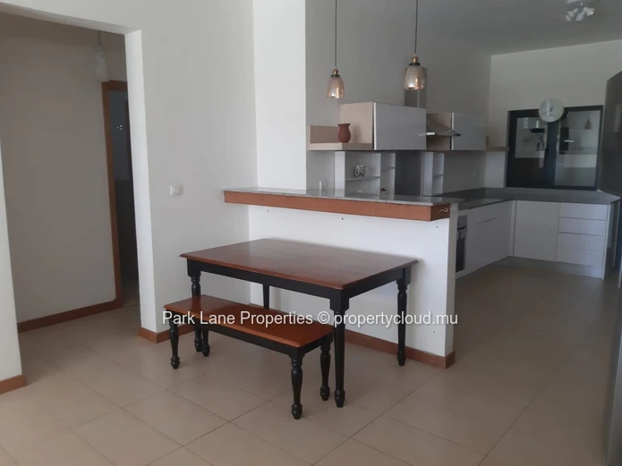 Contemporary Elegance in Hillcrest Sondac: Luxury Apartment with Exclusive Amenities