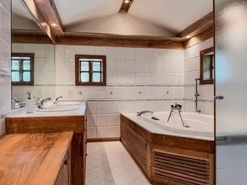 11 Bedroom House
