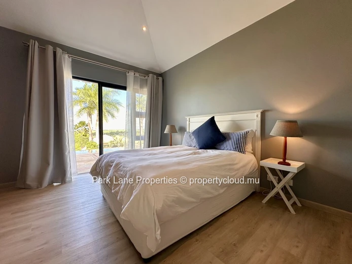 Stunning 4 bedroom en suite family home in a secure gated estate