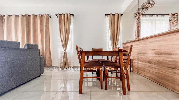 Contemporary duplex in Hermitage – Stylish living in a central location