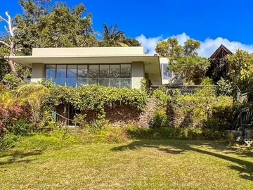 11 Bedroom House