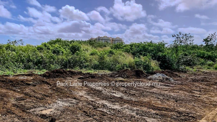 Ideally located plot in Sodnac – A secure and promising investment