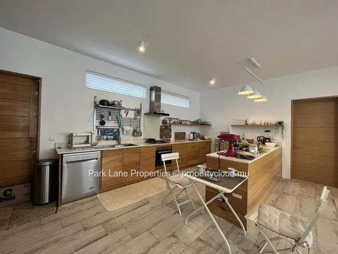 Spacious and modern apartment