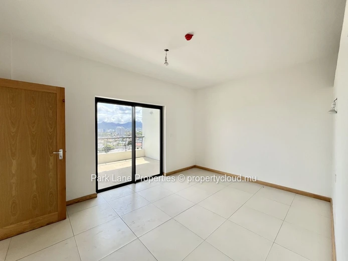 Experience elevated living in Sodnac – Modern 3-bedroom penthouse with stunning views