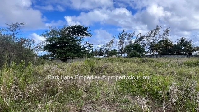 Rare and exclusive absolute beachfront land with direct ocean access - 1.90 arpents - Le Bouchon