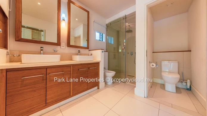 Live the Marina Lifestyle – 3-Bedroom Townhouse with Plunge Pool & Private Mooring