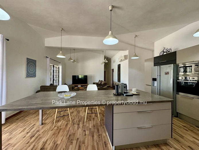 Modern villa in sought after area