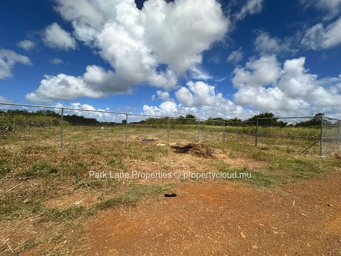 Residential land for sale in St François, Calodyne.