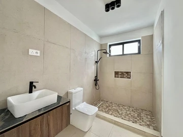 4 Bedroom Townhouse, Duplex