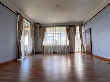 6 Bedroom House