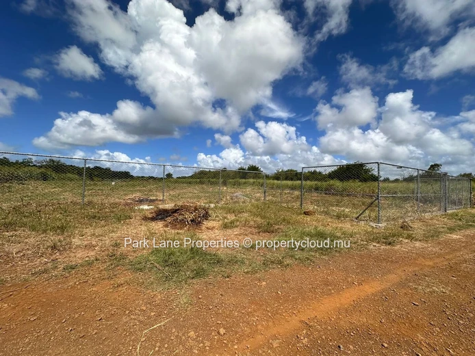 Residential land for sale in St François, Calodyne.