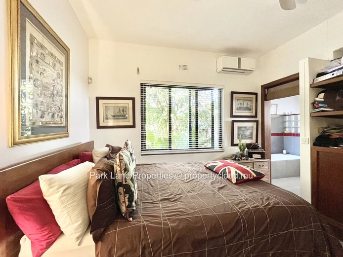 Prime location in Floreal: Versatile 3-bedroom home with great investment potential