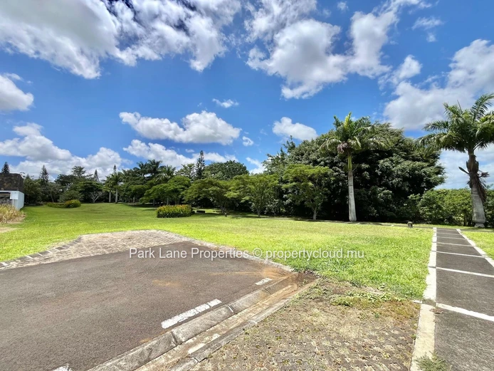 A Prime Residential Plot in the Heart of Moka’s Thriving Landscape
