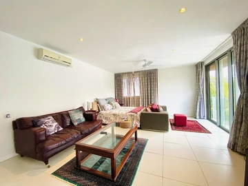 5 Bedroom Villa