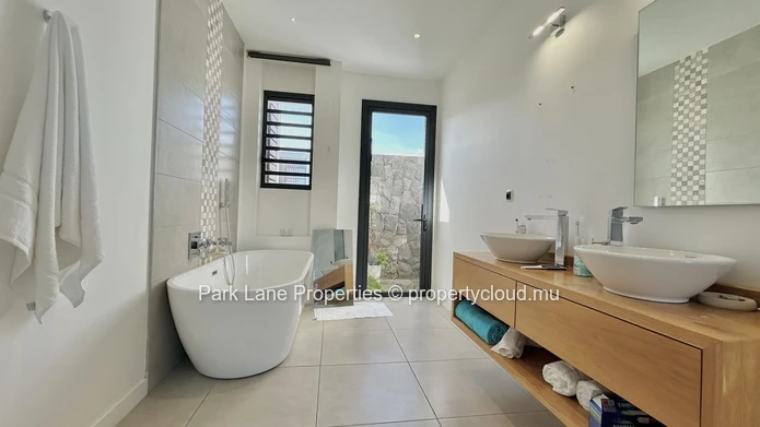 Villa de luxe de 3 chambres avec piscine privée et jardin