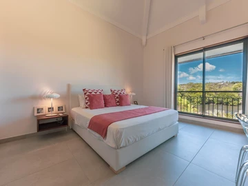 5 Bedroom Villa