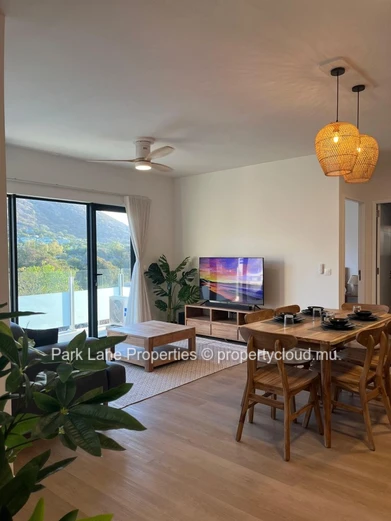 Mountain View 80m² Apartment Near All Amenities in Cap Tamarin