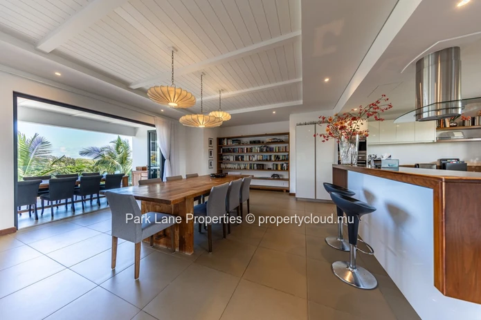 Stunning 4-Bedroom Penthouse for Sale in Azuri