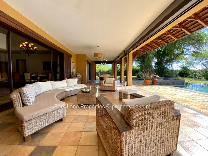 Villa somptueuse avec vue sur golf