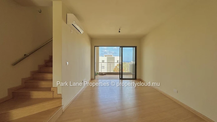 Modern 3-Bedroom Apartment with Rooftop Terrace and Sea Views – West Coast