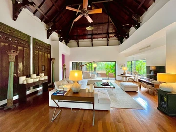 7 Bedroom Villa