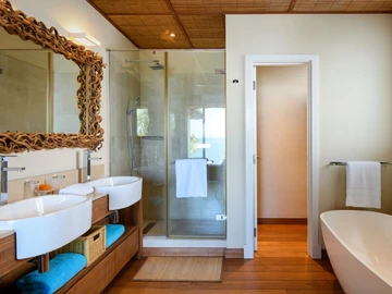5 Bedroom Villa