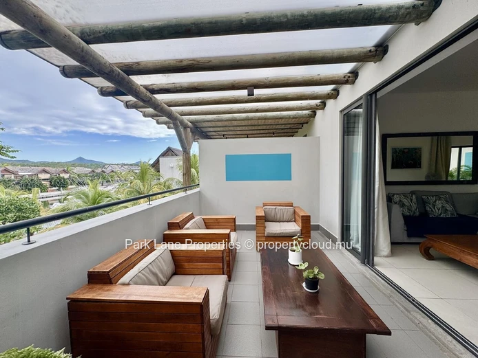 Appartement sur la marina entre la rivière et la montagne