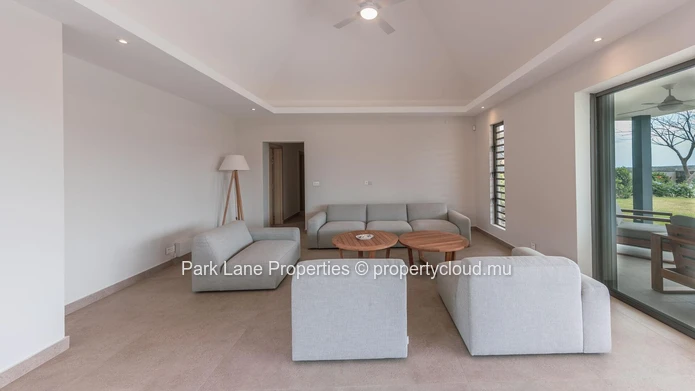 Elegant 4-Bedroom Villa with Scenic Mountain Views and Private Pool