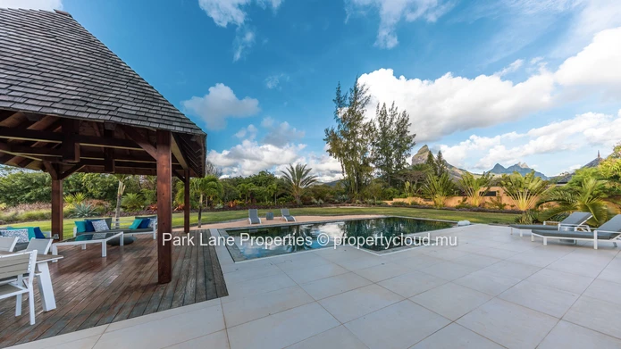 Single-storey luxury villa within the Tamarina Golf Estate, Tamarin