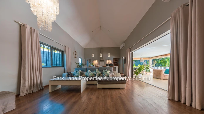 Villa familiale dans un quartier résidentiel à vendre à Saint Antoine.