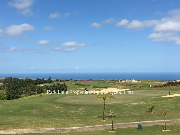 2057 m² à Avalon – Terrain paisible niché dans la verdure, proche du golf