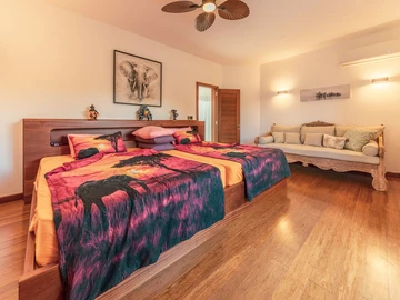 5 Bedroom Villa