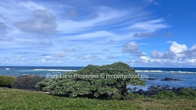 Rare and exclusive absolute beachfront land with direct ocean access - 1.90 arpents - Le Bouchon