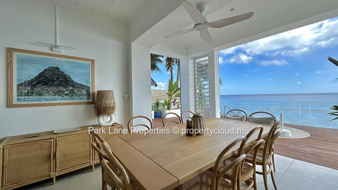 Stylish Beachfront Villa in Tamarin – Perched above the Sea