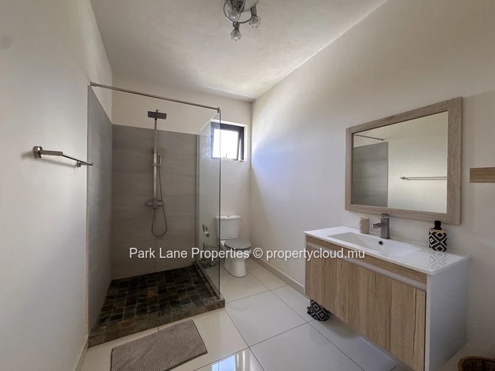 Great penthouse of 240m2 with extensive roof terrace with open views