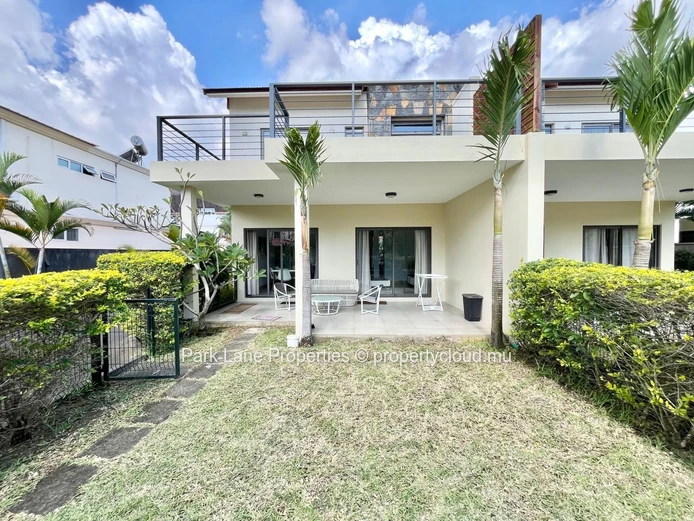 Three-Bedroom Townhouse-Duplex in a Residential Area of Trianon