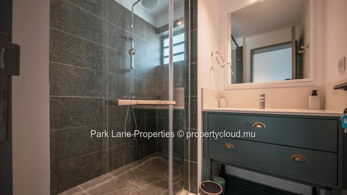 Appartement à vendre dans un complexe sécurisé à Saint Antoine.