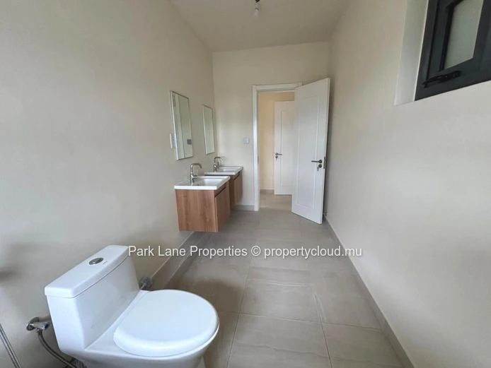 For Sale – Apartment at Sky Garden, Trianon