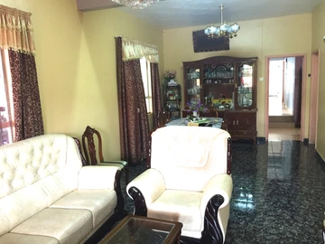 9 Bedroom House