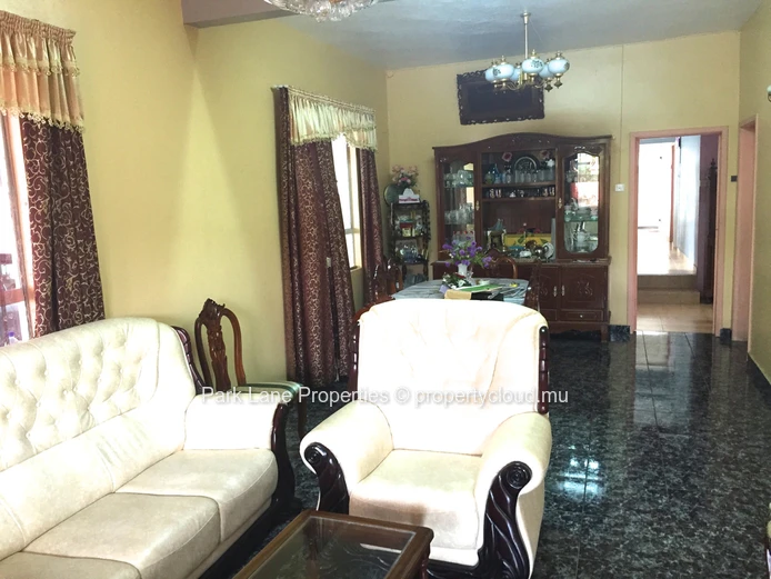 9 bedroom home in Curepipe