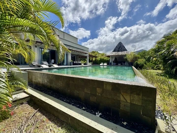 8 Bedroom Villa