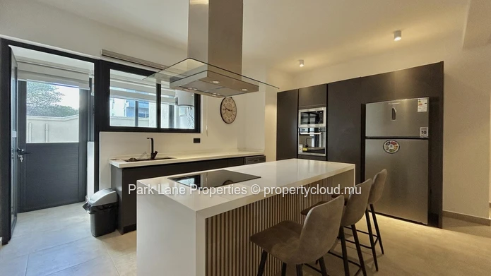Spacious 3-Bedroom Ground Floor Apartment with Terrace & Plunge Pool in Tamarin
